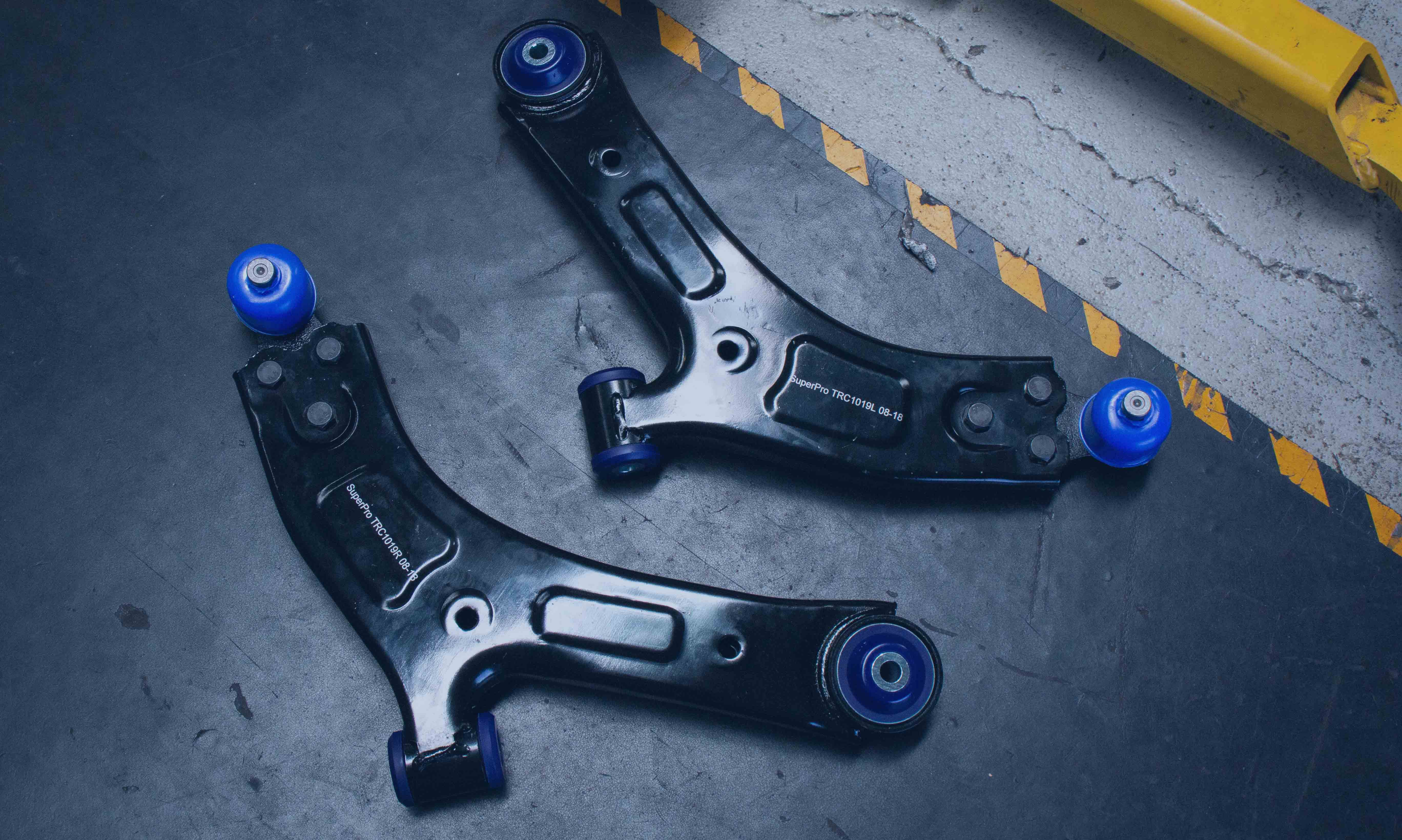 Hyundai iLoad & iMax Complete Front Lower Control Arm Kit